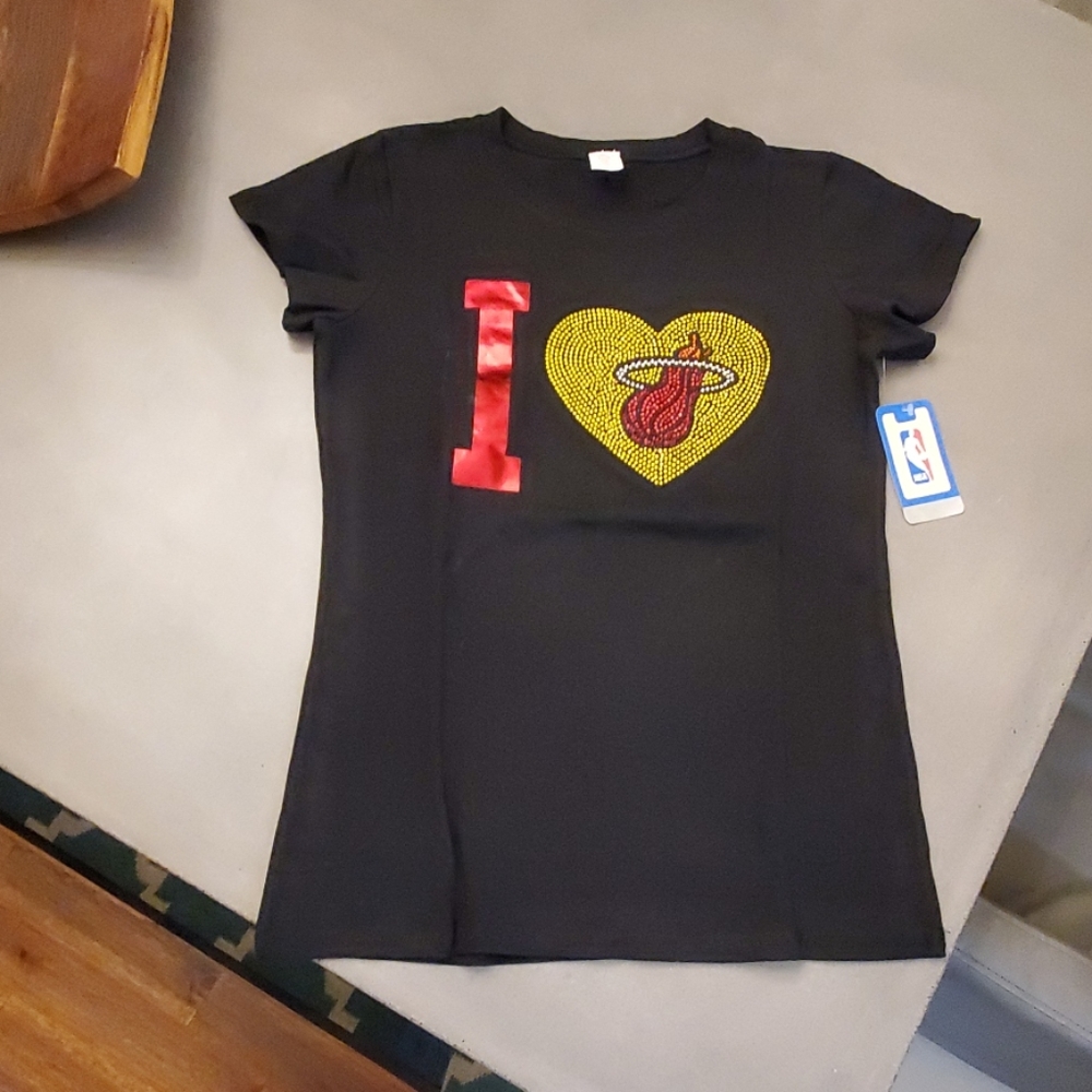 Miami Heat fitted t-shirt, with Miami Heat  logo